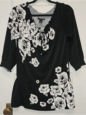 White House Black Market Floral Peasant Blouse – Size S